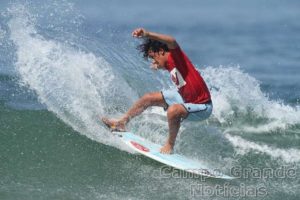 Renan Pulga no Hang Loose Surf Attack em Guarujá – Foto: Munir El Hage