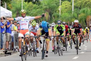 Chamorro na chegada da Copa Rio de Ciclismo (Divulgação)