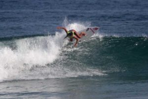 Surfista Taina Hinckel em Maresias (SP) – Foto: Jorge Mesquita