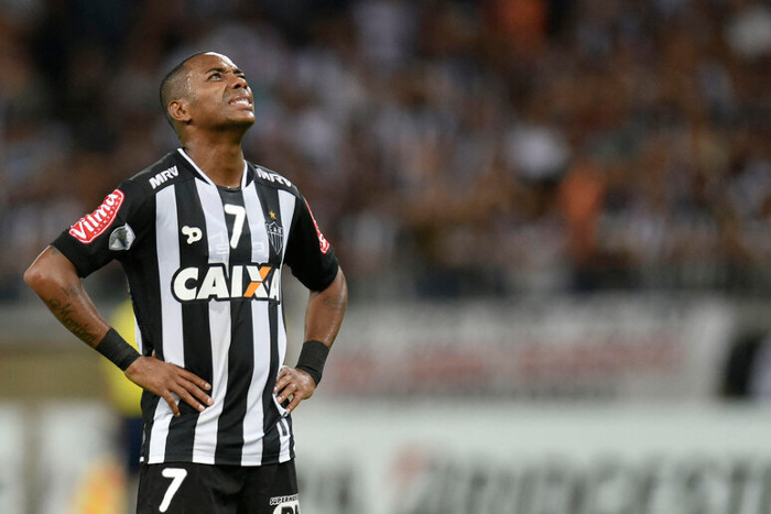 Amigo de Robinho cumprirá pena no Brasil por estupro na Itália