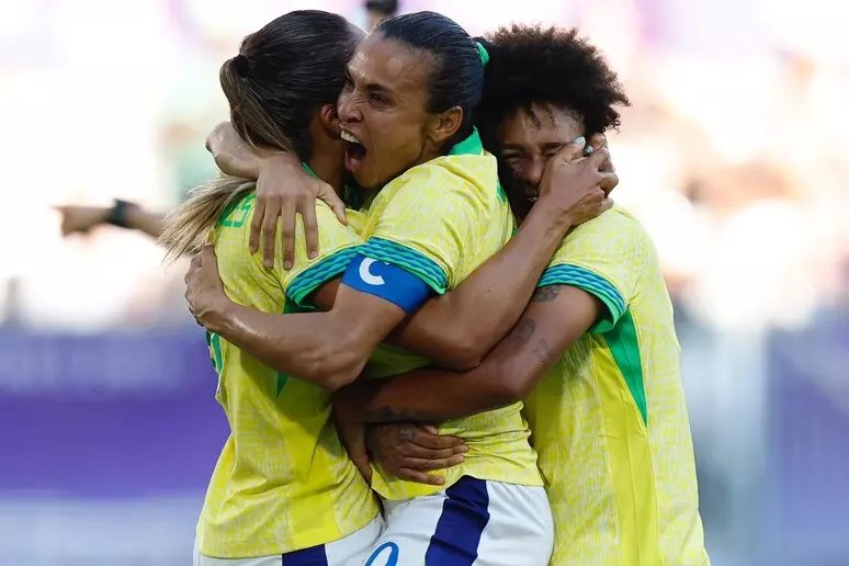 Brasil estreia com vitória no futebol feminino das Olimpíadas