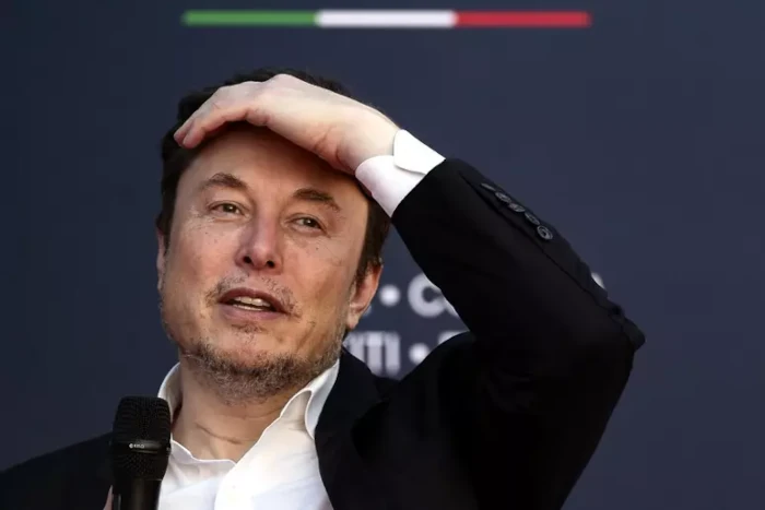 Elon Musk durante evento na Itália em dezembro de 2023