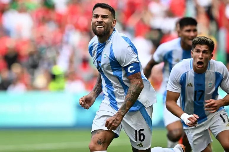 Hino da Argentina é vaiado em jogo do futebol masculino em Paris