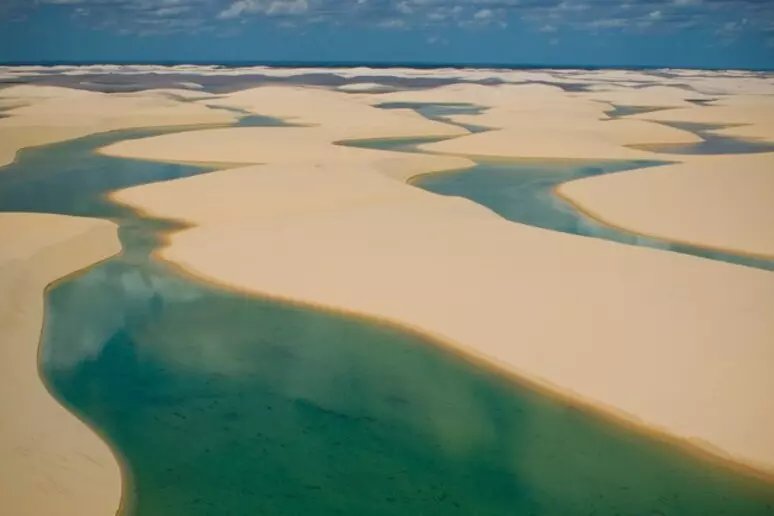 Vista aérea dos Lençóis Maranhenses