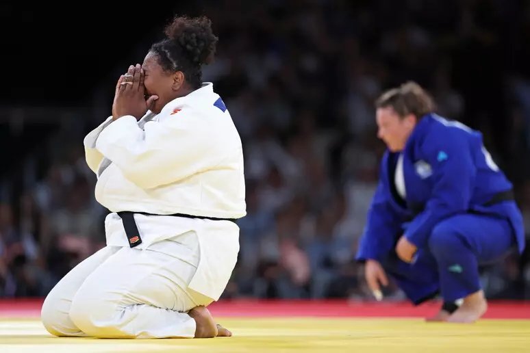 Beatriz Souza conquista 1º ouro do Brasil nas Olimpíadas