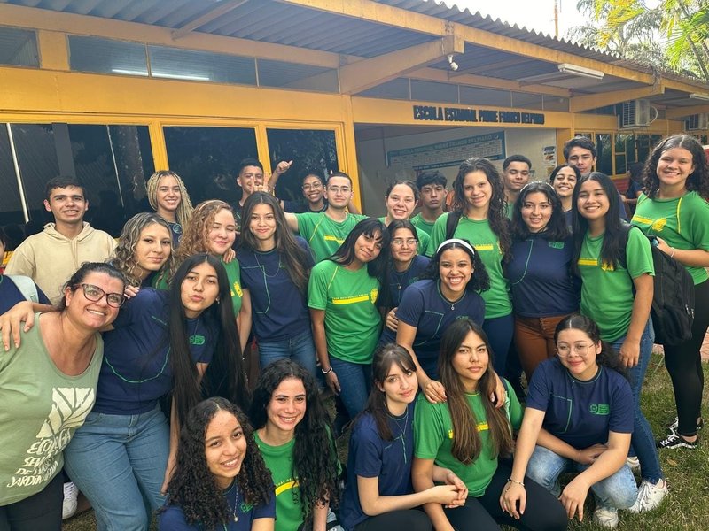 Alunos da Escola Estadual Padre Franco Delpiano